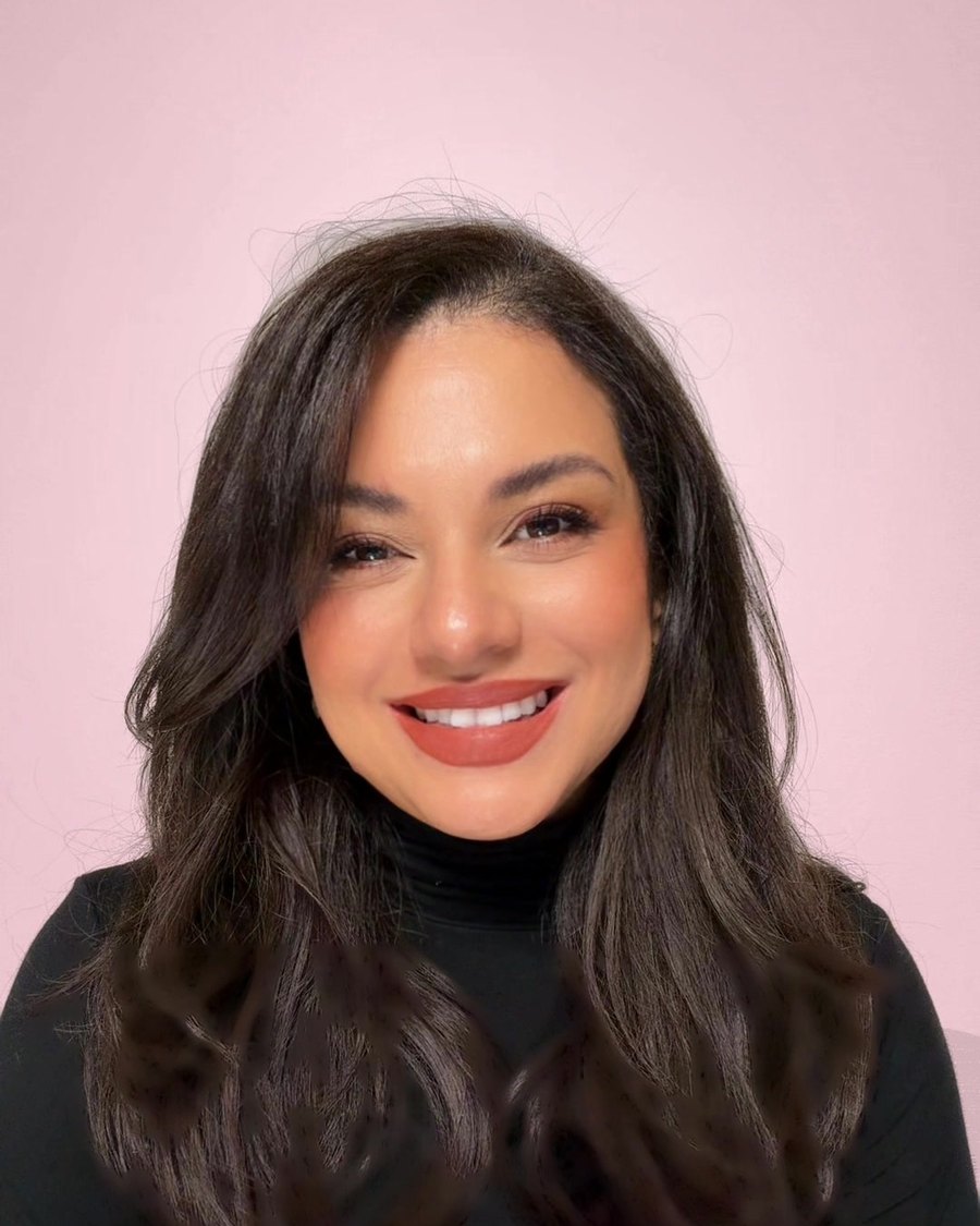 Arely Molina, psicóloga, sonriendo